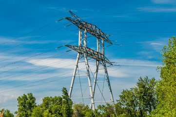 Lignes très haute tension.