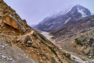 Obraz premium Valley and Mountains View in Himalaya. Gaumukh glacier, Gangotri, Uttarakhand, India.