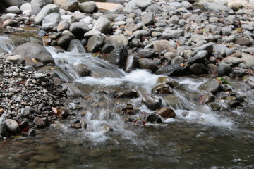 kleiner Wasserlauf