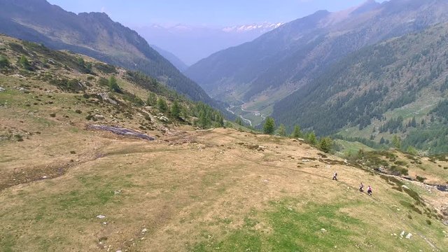 Aerial 4K - Val Tartano - Valtellina (IT) - Escursione ai laghetti di Porcile