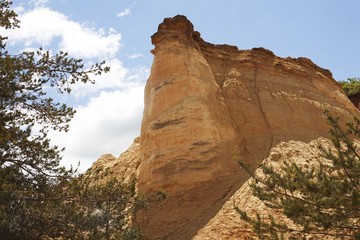  Le Colorado Provençal Ockerfelsen in Roussillon