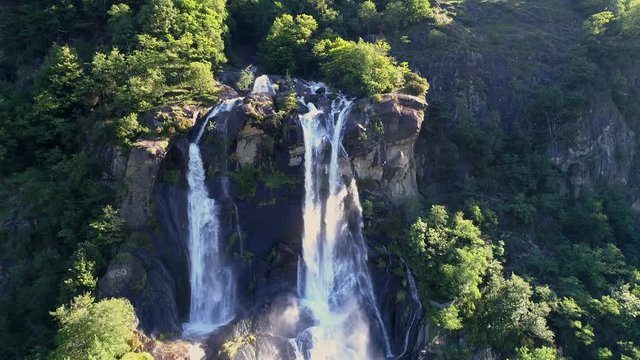 Aerial 4K - Cascate dell'Acqua Fraggia a Borgonuovo - Val Bregaglia (IT) 