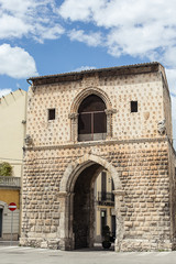 Fototapeta na wymiar historical doorway in sulmona