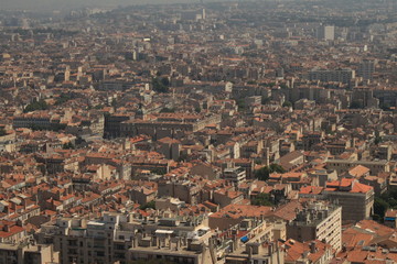 Fototapeta na wymiar Blick über die Dächer von Marseille