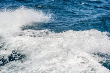 Fototapeta na wymiar Ocean waves splash