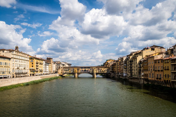 Obraz premium Ponte Veccio - die älteste Brücke in Florenz