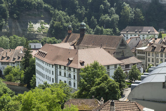 Ehemaliges Augustinerkloster mit Kirche in Fribourg / Freiburg im &Uuml;echtland, Schweiz