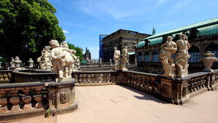 Balkony w barokowym pałacu Zwinger - Drezno, perła Niemiec