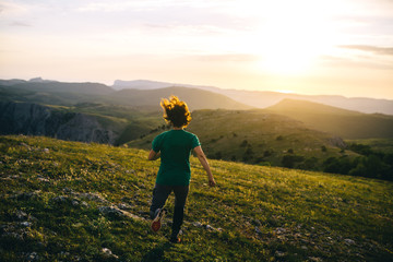 Naklejka premium run in mountains