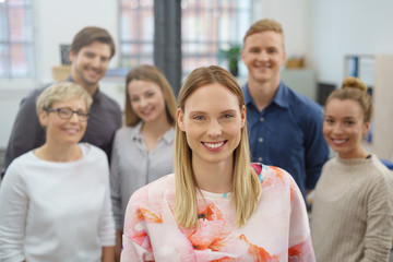 junges team am arbeitsplatz