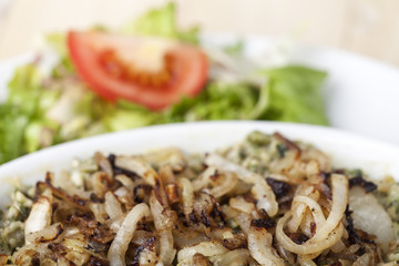Bayerische Kässpätzle mit Salat