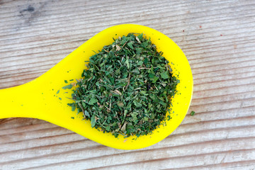 dried organic parsley