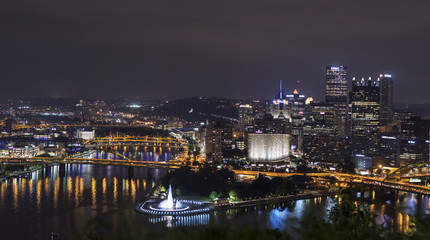 Obraz premium Pittsburgh Night Skyline