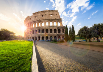 Das Kolosseum in Rom, Italien  - obrazy, fototapety, plakaty