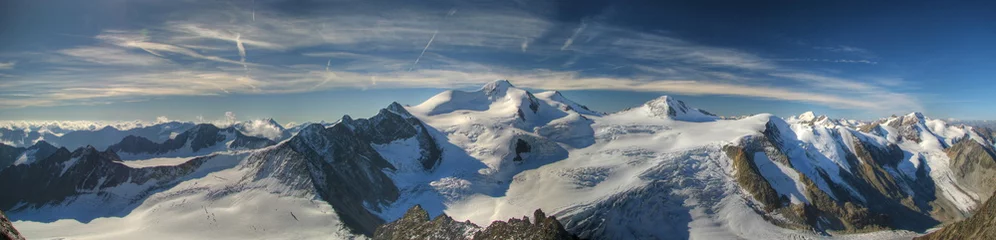 Gardinen Panoramakulisse der berühmten Gipfel der Ötztaler Alpen inklusive Wildspitze © Andre Kurzmann