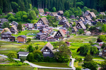 世界遺産・白川郷　春の夕暮（岐阜県）