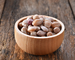 Boiled peanuts on wood