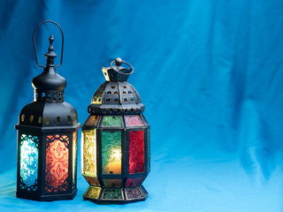 Naklejka premium lighting with colors on muslim style's lantern