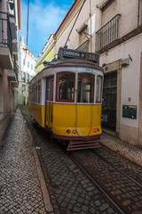 Obraz na płótnie Canvas Lisbon tram