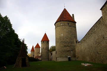 Fototapeta na wymiar Medieval towers and town wall at Tallinn Estonia