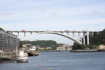 Ponte sul fiume Douro, Oporto