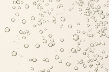 Flowing air bubbles