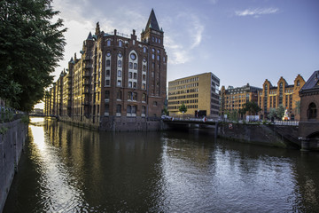 Fototapeta na wymiar Historische Gebäude in Hamburg