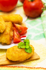 Croquettes with lettuce and tomato