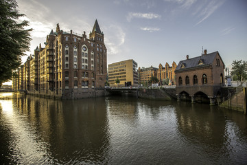 Fototapeta na wymiar Historische Gebäude in Hamburg