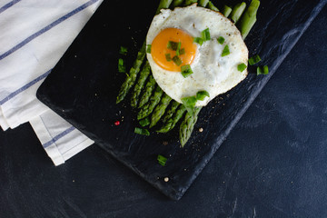 Asparagus with fried egg