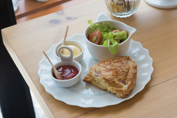 Scones with cheddar and bacon with Vegetable Salad