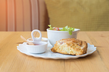 Scones with cheddar and bacon with Vegetable Salad