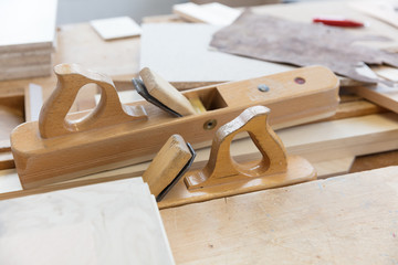 Hobel in der Holzverarbeitung