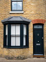 Naklejka premium Traditional English house front entrance