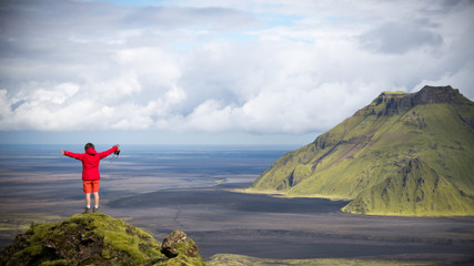 Fototapeta premium Road Trip en Islande ou l'immensité des paysages sauvages
