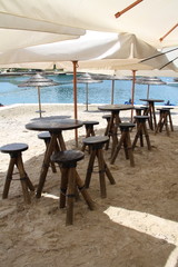 Bar am Strand im Hochformat