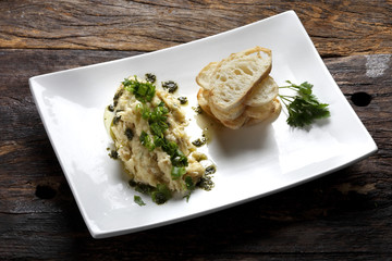 Cod shredded with ciabatta