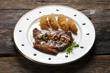 Steak with fries