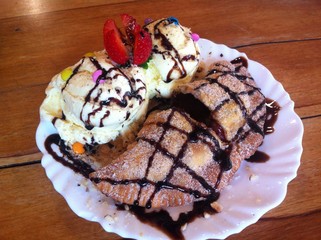 delicia do fim da tarde sorvete com pastel