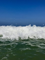 Grosse Welle im Meer