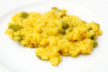 Risotto with saffron and asparagus