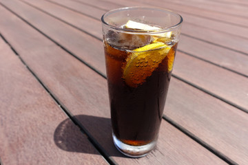 verre de soda tranche citron