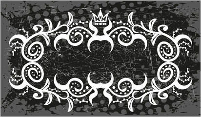 Decorative frame with crown