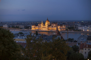 Fototapeta na wymiar Budapest Paliament at Night