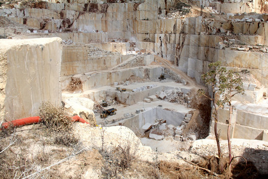 cave di marmo presso Orosei (Nuoro, Sardegna)