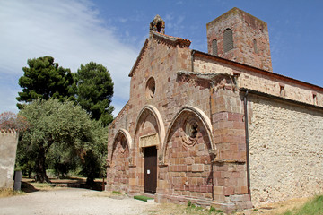 Fototapeta na wymiar chiesa romanica di San Pietro Extramuros presso Bosa (Oristano, Sardegna)
