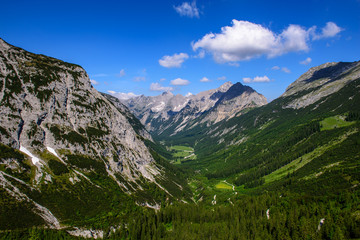 Fototapeta na wymiar Biketour in den Alpen