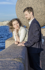 Obraz premium Young couple on the waterfront