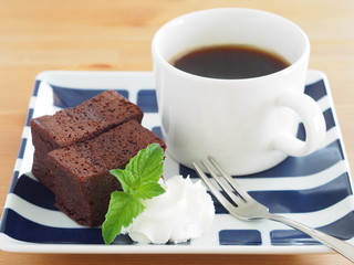 チョコレートケーキとコーヒー