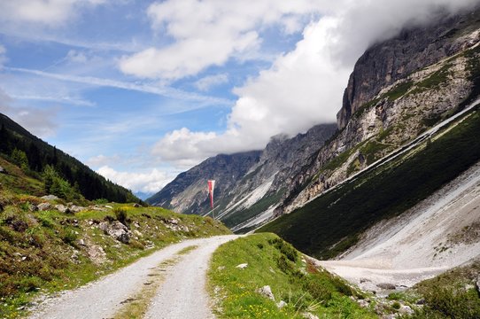 Wandern im Pinnistal